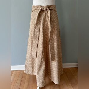 NWT Ann Taylor size 0 khaki and white geometric print midi skirt with belt
